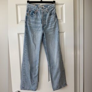 Levi’s Ribcage Straight Jean